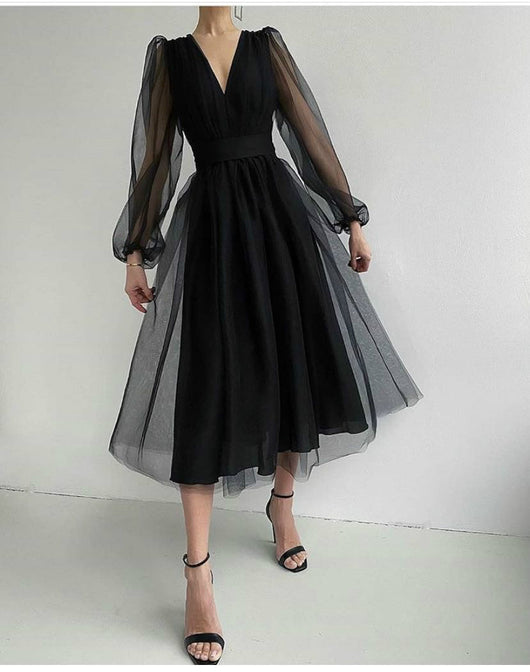 Vestido Largo Ajustado con Escote Profundo y Mangas Puff de Malla - Image 3