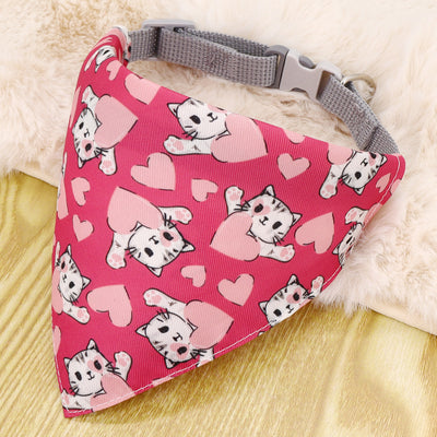 Babero Triangular Absorbente con Diseño de Gatos y Perros - Image 3
