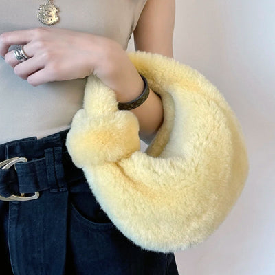 Bolso Underarm Plush Cloud con Pliegues - Image 13