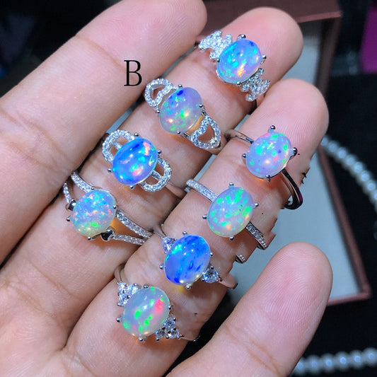 Anillo de Plata Ajustable con Boca Expresiva