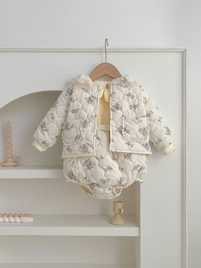 Traje de Bebé Niña Estilo Coreano Invierno con Encaje y Bolsillos - Conjunto Dos Piezas - Image 4