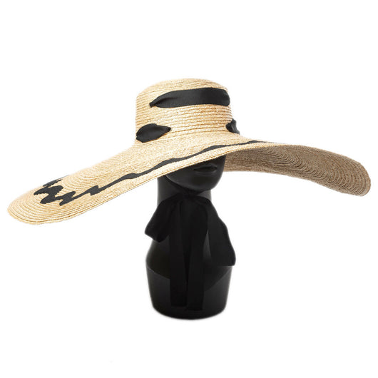 Gorra con Ala Ancha y Parche Ondulado - Image 5
