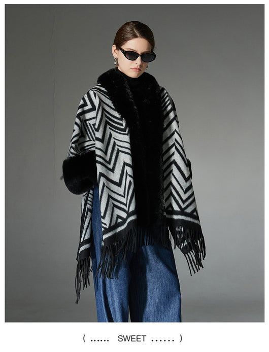 Chal Elegante con Cuello de Piel Jacquard Negro y Gris - Image 21