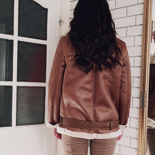 Chaqueta de Cuero Sintético Grueso con Forro de Borrego para Mujer - Image 3
