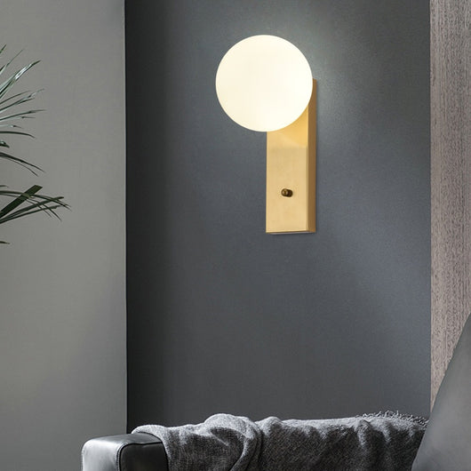 Lámpara Minimalista de Cristal para Mesita de Noche - Image 2