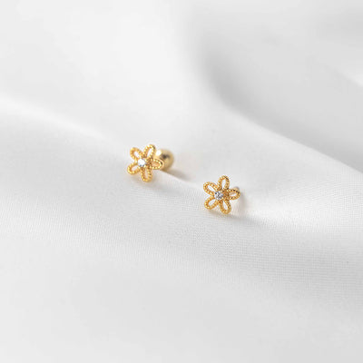 Aretes Flor de Cinco Pétalos - Diseño Floral Elegante para Verano - Image 4