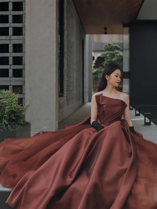 Vestido de Noche Elegante con Sostén Integrado y Falda Voluminosa - Image 16