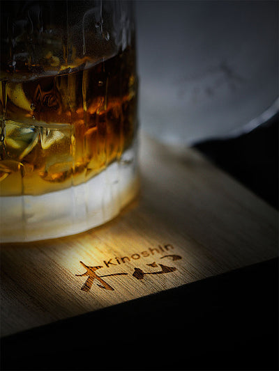 Vaso de Whiskey de Madera Estilo Japonés con Diseño de Corazón - Image 9