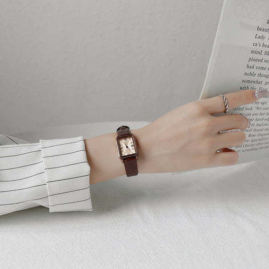 Reloj Elegante Retro para Mujer con Correa Impermeable y Esfera Cuadrada - Image 4