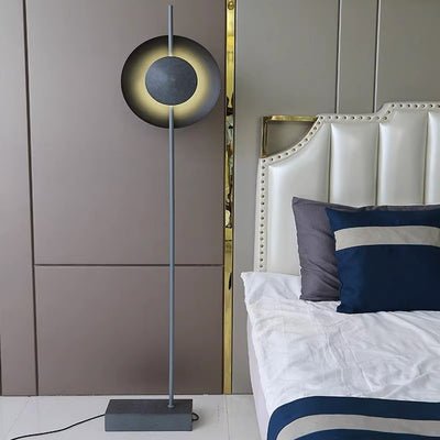 Lámpara de Piso Minimalista con Diseño Geométrico - Image 4