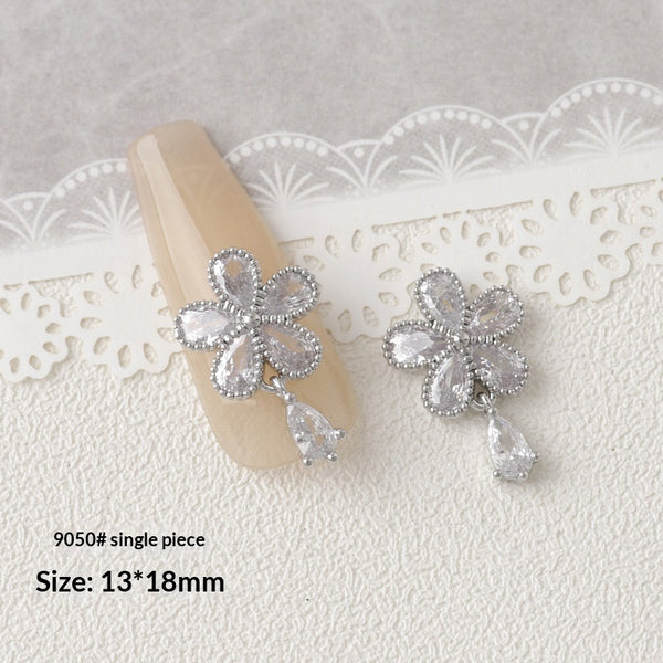 Accesorios de Decoración de Uñas con Moño de Circón Plateado - Image 6