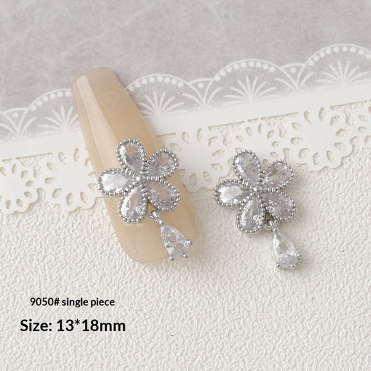 Accesorios de Decoración de Uñas con Moño de Circón Plateado - Image 6
