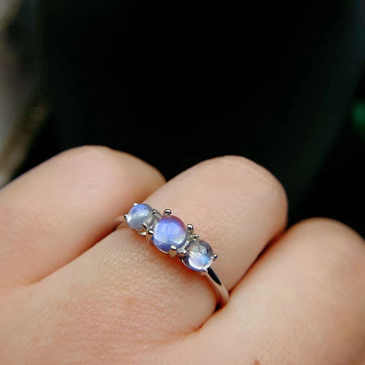 Anillo de Plata con Piedra Luna Azul Natural