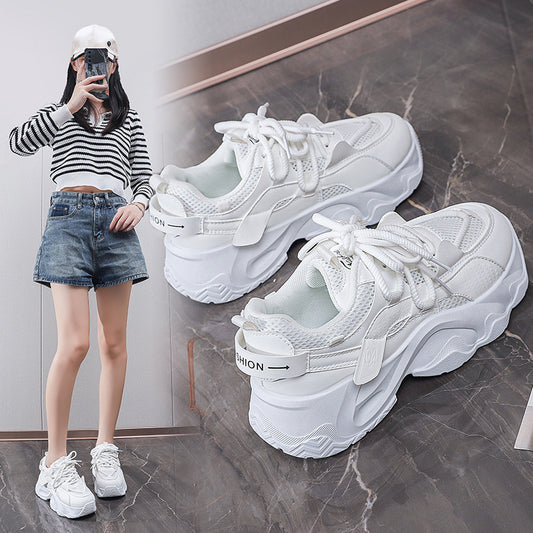 Tenis Casuales Blancos con Alzada para Hombre - Estilo Moderno y Versátil