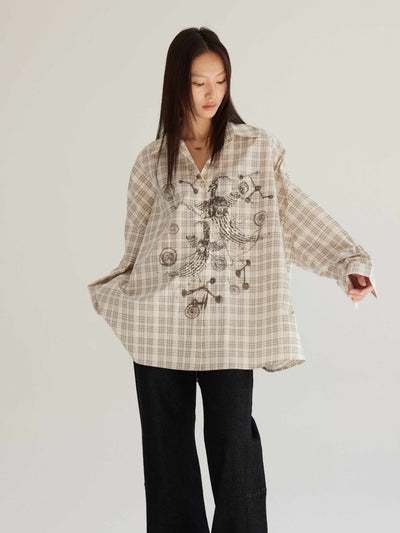 Camisa Cuadriculada Beige Oversized con Protección Solar para Mujer - Image 3