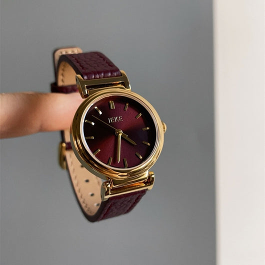 Reloj Vintage Rojo para Mujer - Diseño Clásico Año Nuevo - Image 16