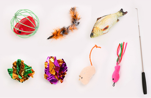 8-piece cat toy set with a telescopic wand, plush fish, plush mouse, feather toy, crinkle balls, and cage ball. - Image 10