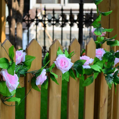 Guirnalda de Rosas Artificiales en Ratán para Decoración de Bodas