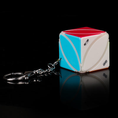 Llavero Cubo Rubik Miniatura - Formas Geométricas (Bollo, Hoja de Arce, Pirámide) - Image 13