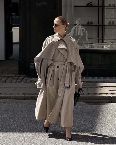Gabardina Larga Beige con Cinturón y Capa - Image 13