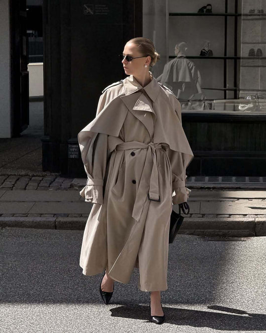 Gabardina Larga Beige con Cinturón y Capa - Image 13