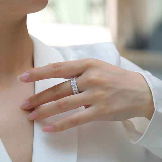 Anillo de Plata Esterlina S925 con Moissanita - Lujo Accesible para Influencers