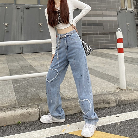 Jeans Rectos con Parche de Corazón Cepillado