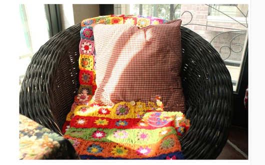 Almohada Decorativa de Flores Tejidas a Mano - Image 10
