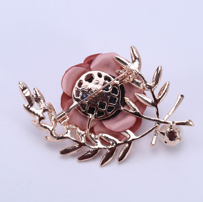 Broche Floral Temperamental para Suéter y Cardigan - Accesorio de Moda Femenina - Image 7