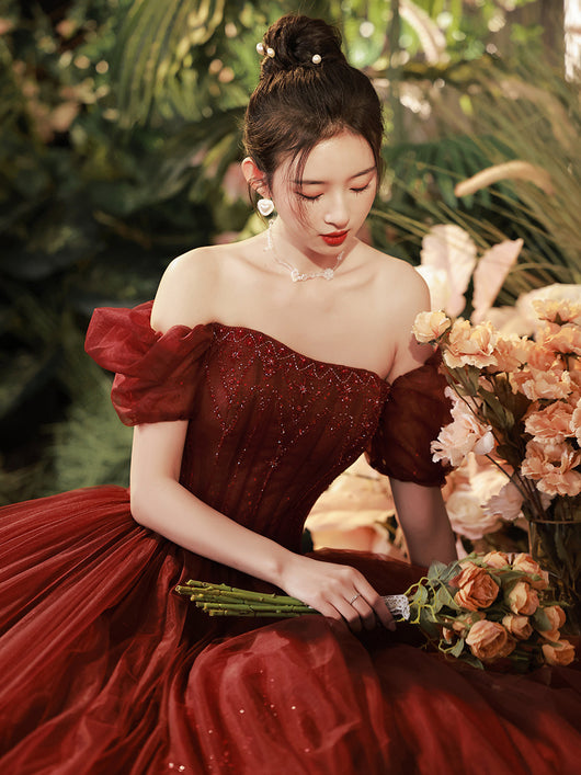 Vestido de Compromiso Elegante Rojo Vino Asimétrico de Lujo - Image 3