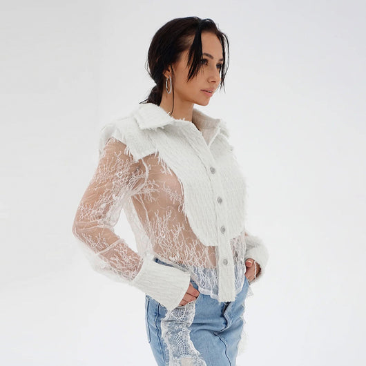 Blusa Transparente con Encaje Blanco y Costuras Decorativas - Image 8