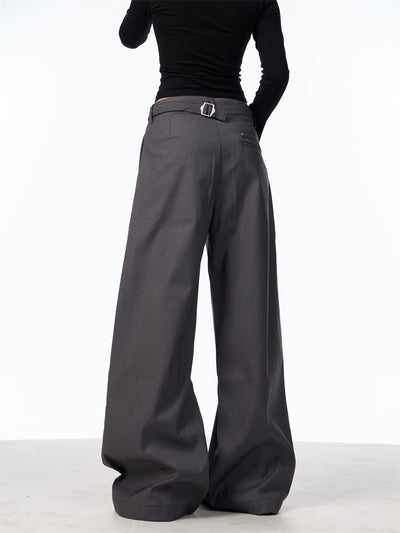 Pantalón Casual Holgado con Pliegues Dobles y Remaches - Image 19