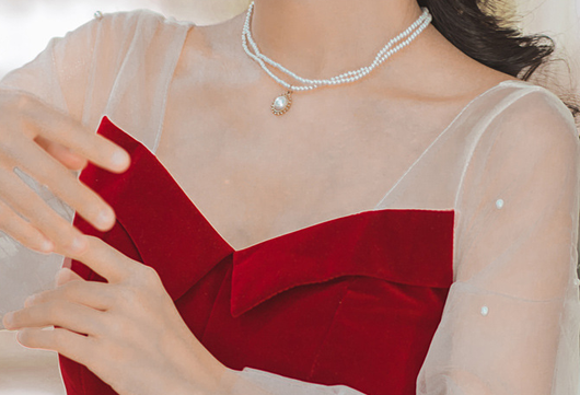 Vestido de Terciopelo Rojo Manga Larga para Compromisos y Eventos - Image 8