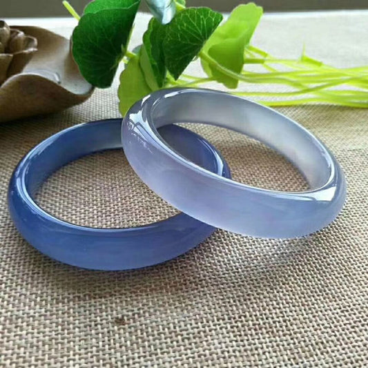 Pulsera de Calcedonia Azul Hielo Jade Transparente y Delicada