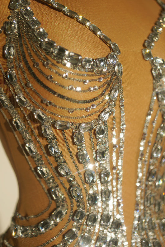 Vestido de Gala con Plumas y Cristales Brillantes para Mujer - Image 14