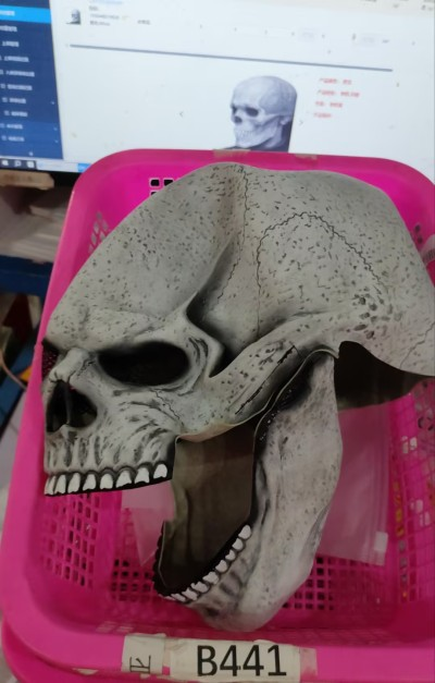 Máscara de Calavera Articulada para Halloween con Mandíbula Móvil - Image 11