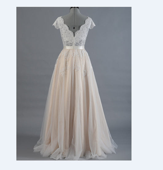 Vestido de Fiesta Elegante Escote en V Profundo con Encaje - Image 5