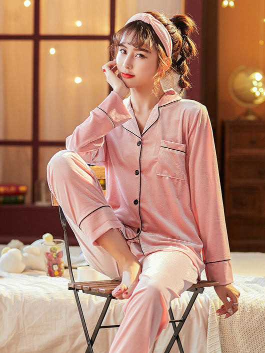 Pijama de Pareja en Terciopelo Dorado con Manga Larga - Image 20