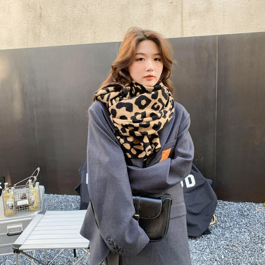 Bufanda Leopardo Moda Europa América - Cálida y Versátil para Mujer - Image 2