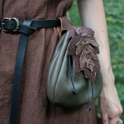 Bolsa Medieval de Cuero Sintético con Patrón de Hojas - Image 10