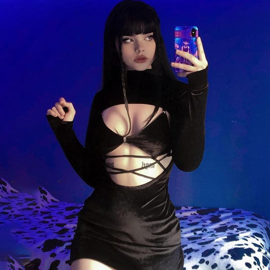 Vestido Corto Terciopelo Negro con Encaje Calado y Cordones