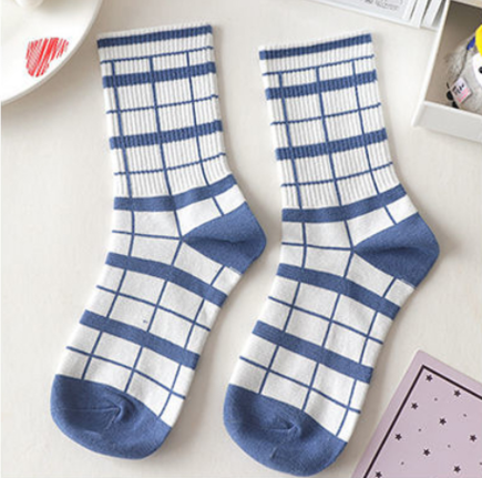 Calcetines Medianos Estilo Coreano con Osito Adorable - Image 2