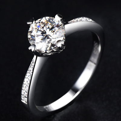 Anillo de Moissanita Clásico de Cuatro Puntas para Mujer - Image 10
