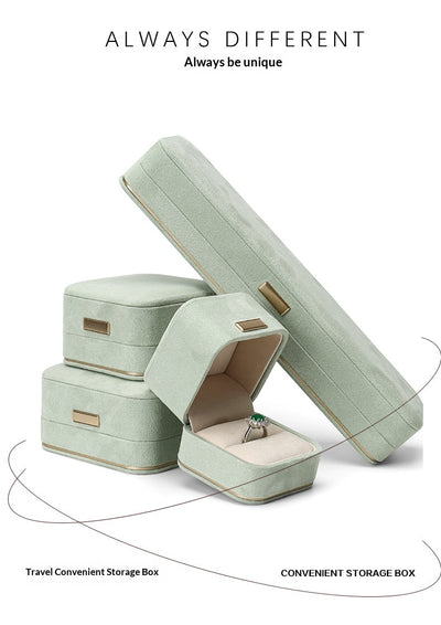 Caja de Presentación Premium para Pulseras de Gamuza - Image 20