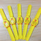 Reloj de Cuarzo Infantil Pato Amarillo PVC con Diseño Aplaudidor