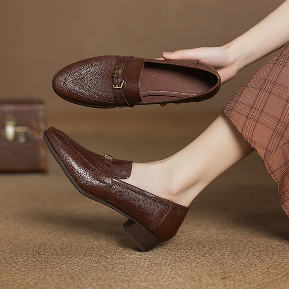 Zapatos de Tacón Grueso Retro con Punta Redonda en Gamuza Natural