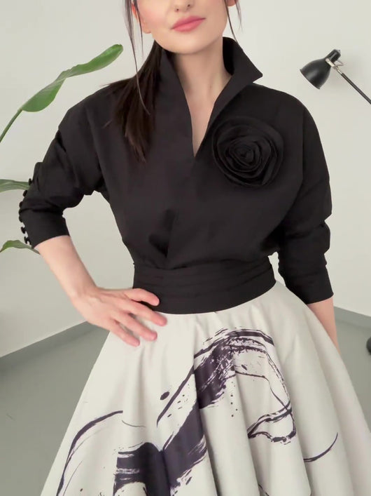 Camisa Negra Floral de Manga Larga con Nudo - Image 3