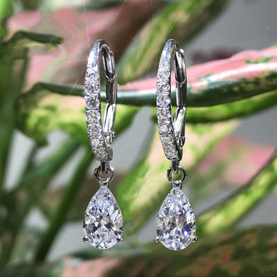Aretes Colgantes de Plata Esterlina con Diamante en Forma de Pera - Image 3