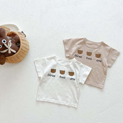 Conjunto de Enterizo Corto para Bebé con Babero Integrado - Image 4
