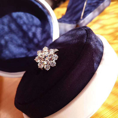 Anillo de Plata Esterlina con Diamante de 2 Quilates - Diseño Girasol - Image 4
